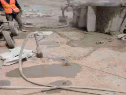 肃南水泥混凝土路面板底注浆技术 路面脱空注浆整治方案